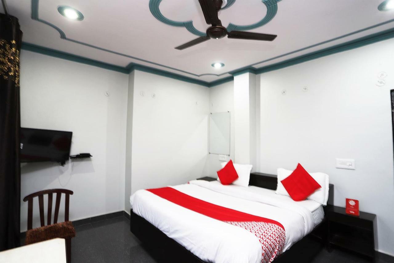 Oyo 43694 Hotel Hillson Pauri Экстерьер фото